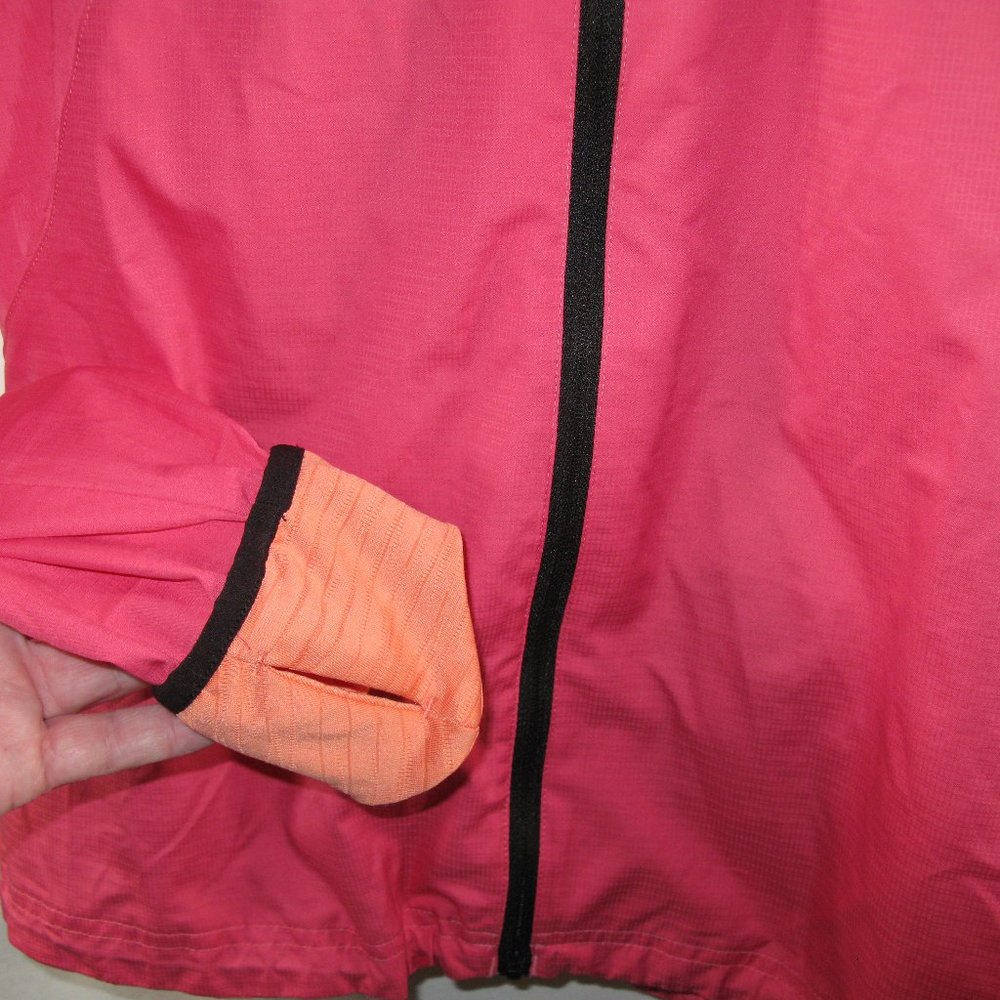 Pearl Izumi Lightweight Cycling jacket - Size Medium - Like New - Picture 2 of 4